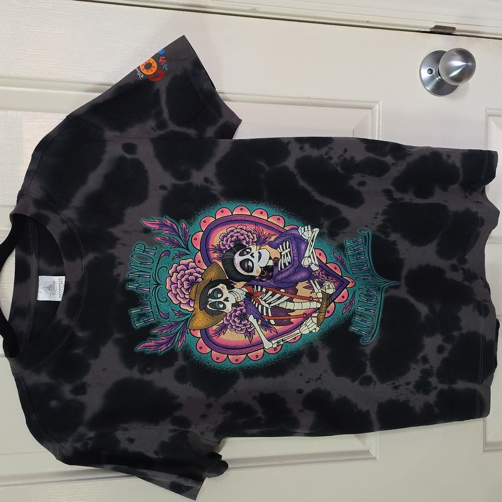 Disney Parks Coco "El Amor Nunca Muere" tie dye graphic tshirt AXS NWOT